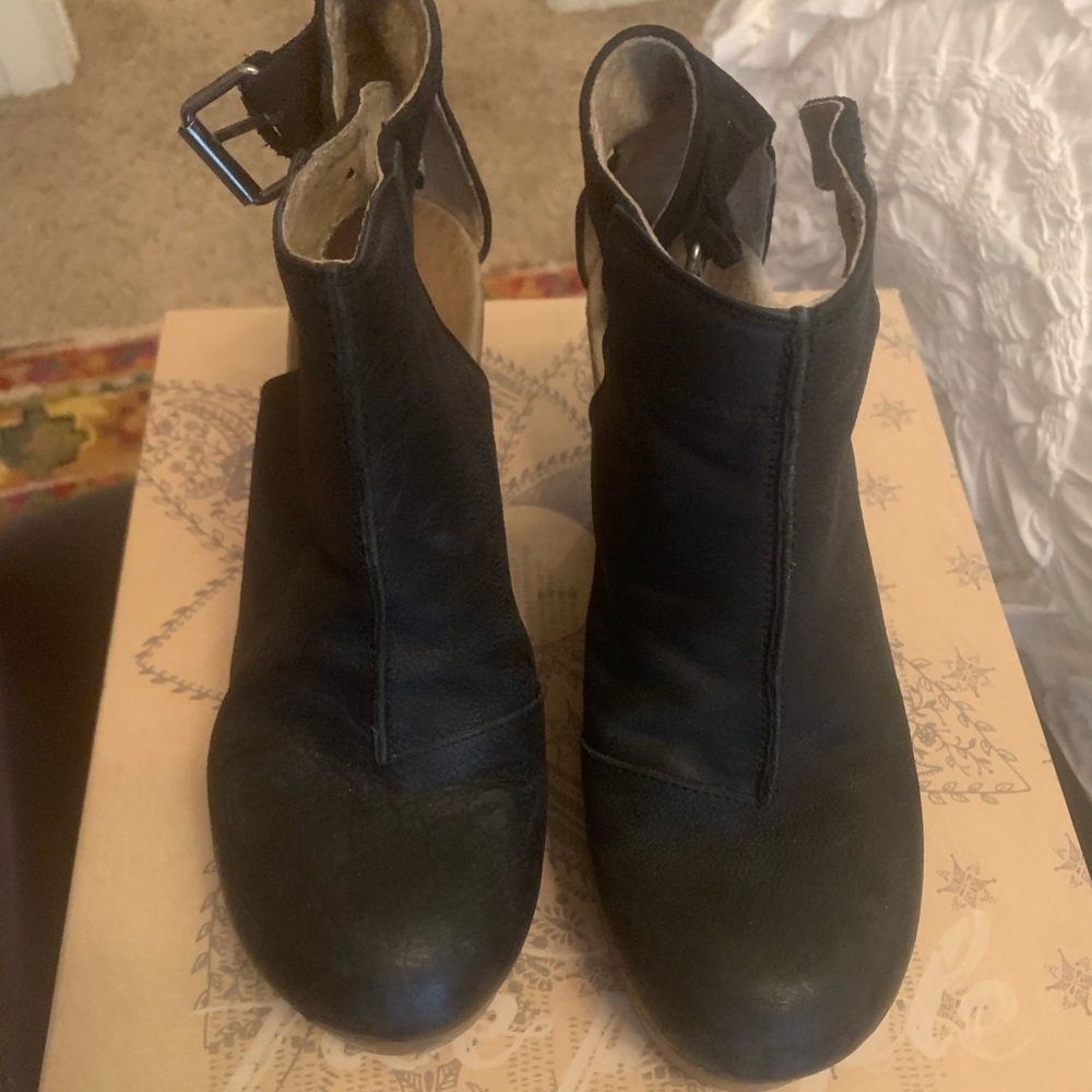 Free people black clog